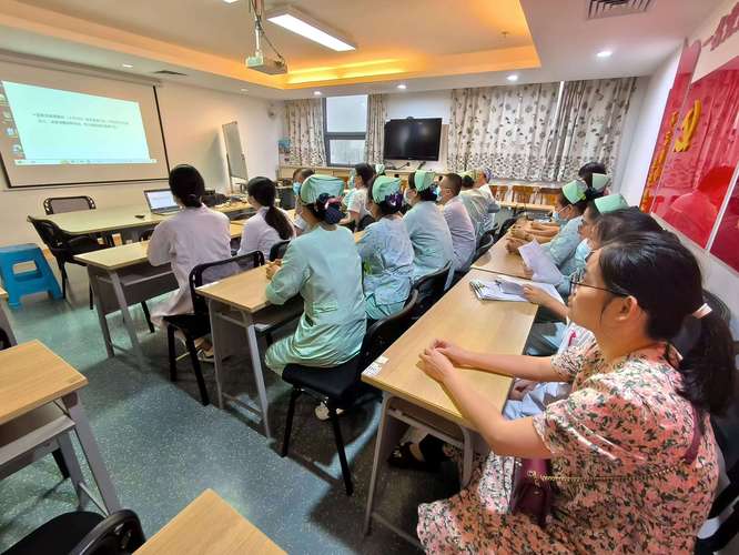 全市互联网医疗应用培训班开班 推进“互联网+医疗健康”深度应用