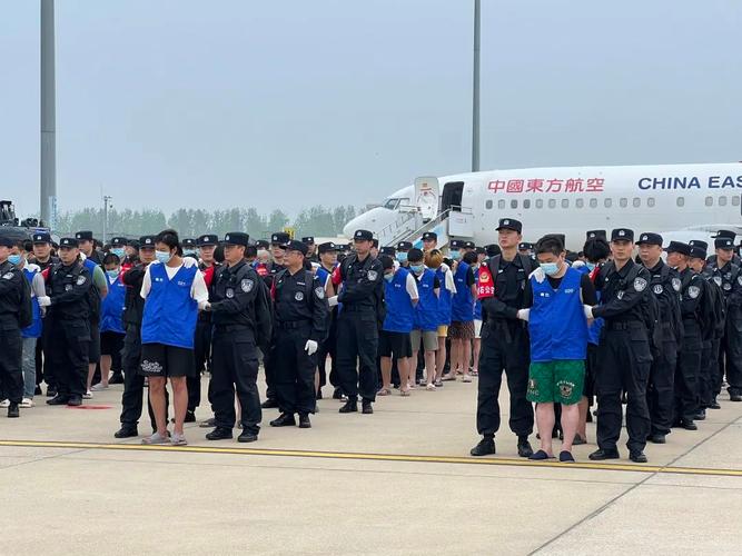 国家移民管理局:依法防范打击各类跨境违法犯罪活动