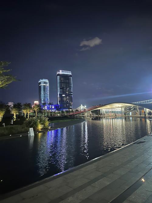 夜游海口湾